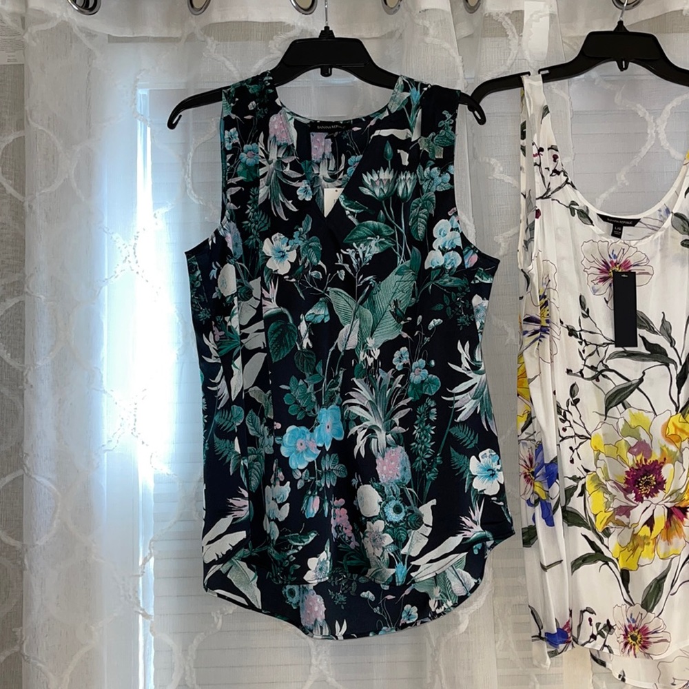 NWT BANANA REPUBLIC TOP SIZE LARGE